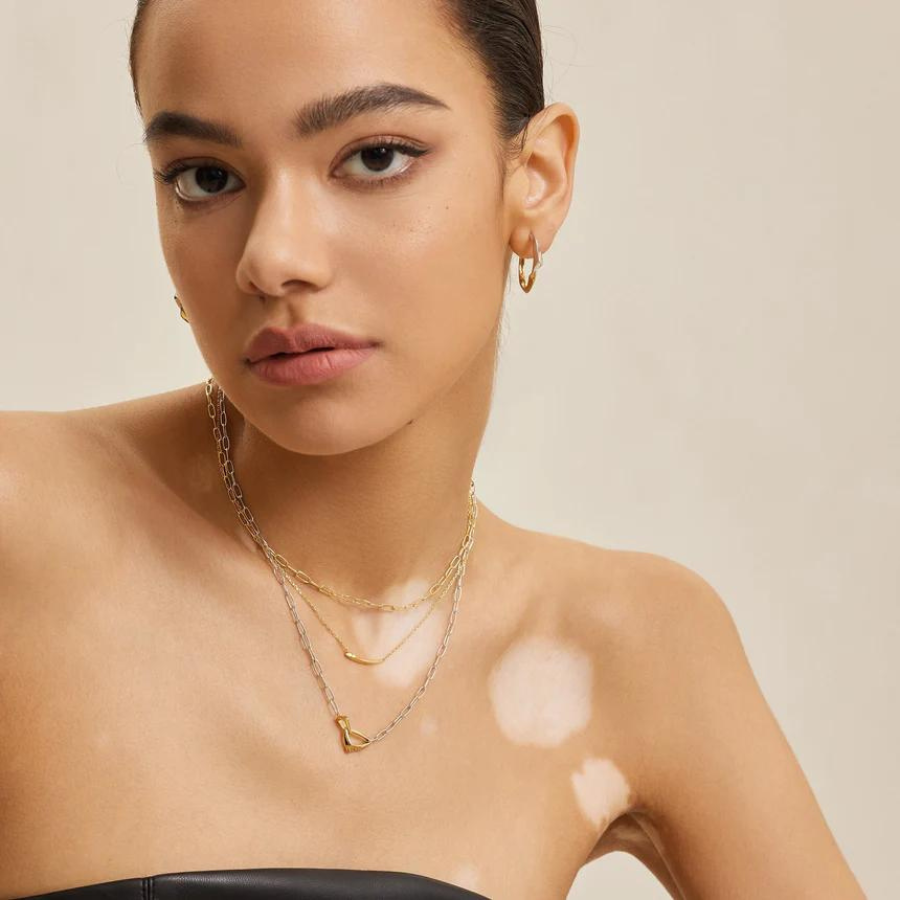 SILVER NECKLACE