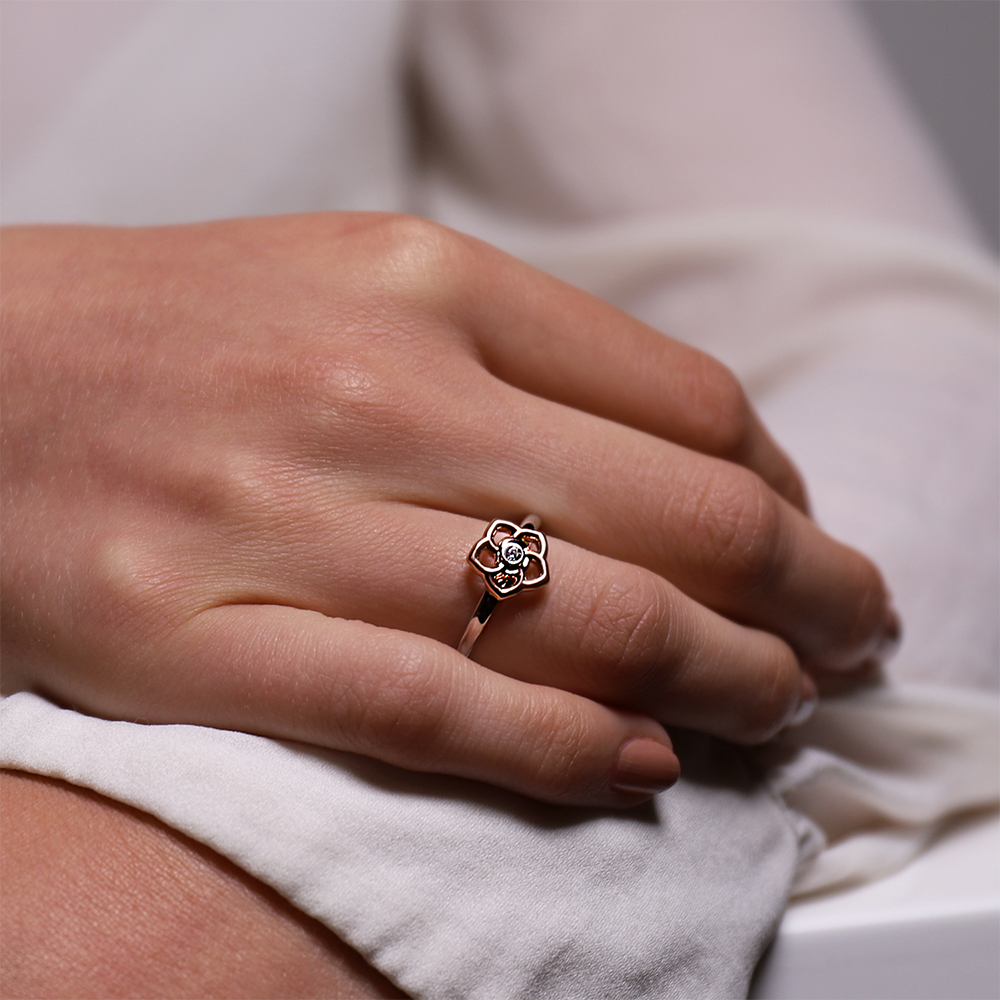 SILVER RING WITH ZIRCON